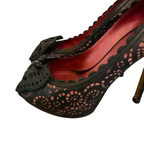 Dior Stilettos Size 38.5 Laser Cut Caprice Black Pink US Size 8.5 Peep Toe